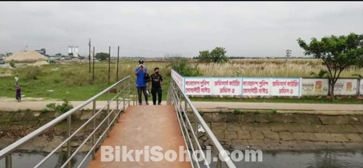 Land share sale at Bashundhara P block Extension